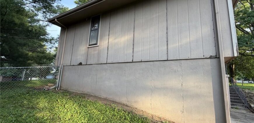 10719 N McGee Street, Kansas City, MO 64155