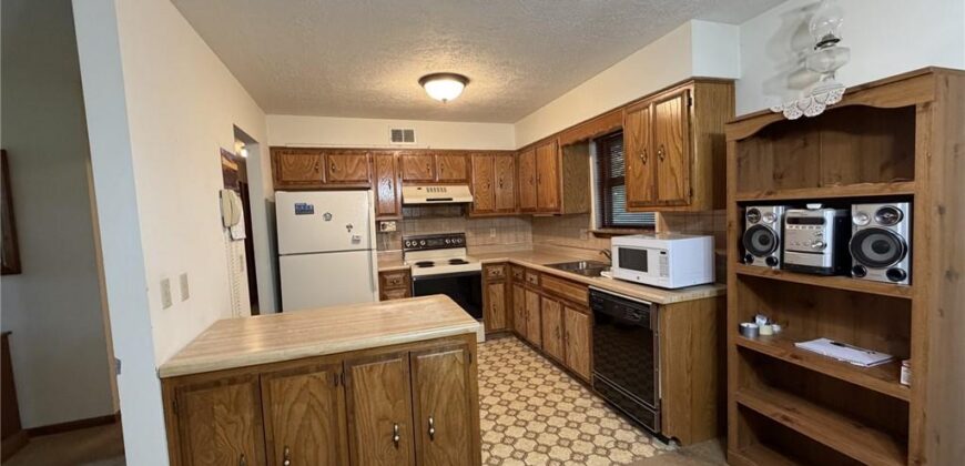 10719 N McGee Street, Kansas City, MO 64155