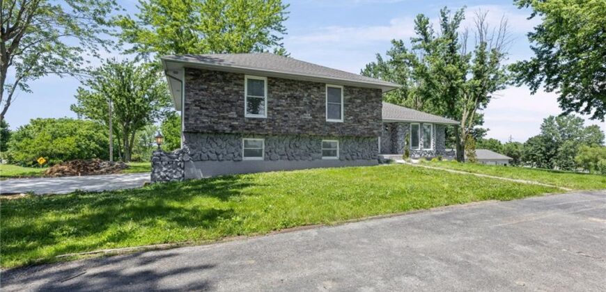 12223 Hills Road, Kearney, MO 64060