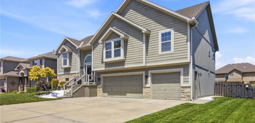 8210 NE 102nd Street, Kansas City, MO 64157