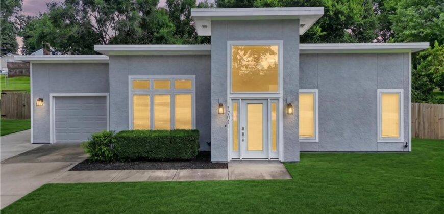 1701 NE Cookingham Drive, Kansas City, MO 64155