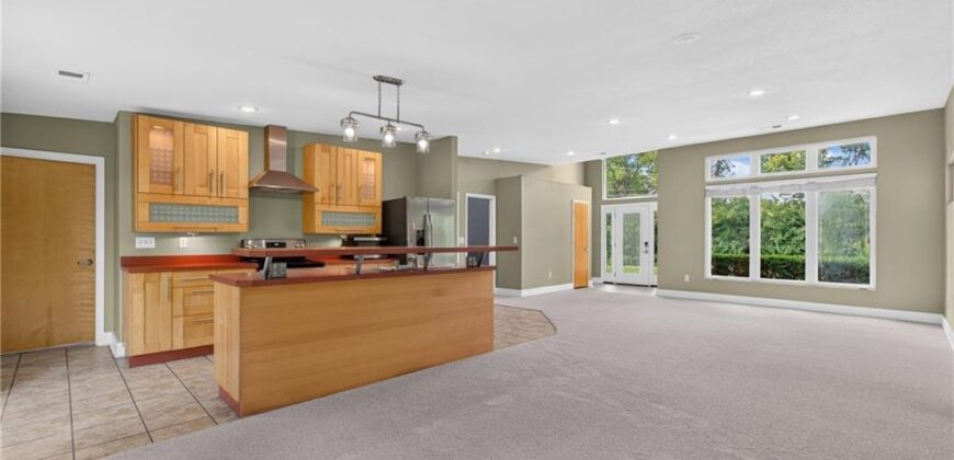 1701 NE Cookingham Drive, Kansas City, MO 64155