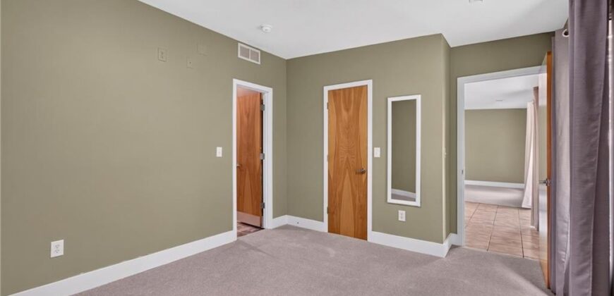 1701 NE Cookingham Drive, Kansas City, MO 64155