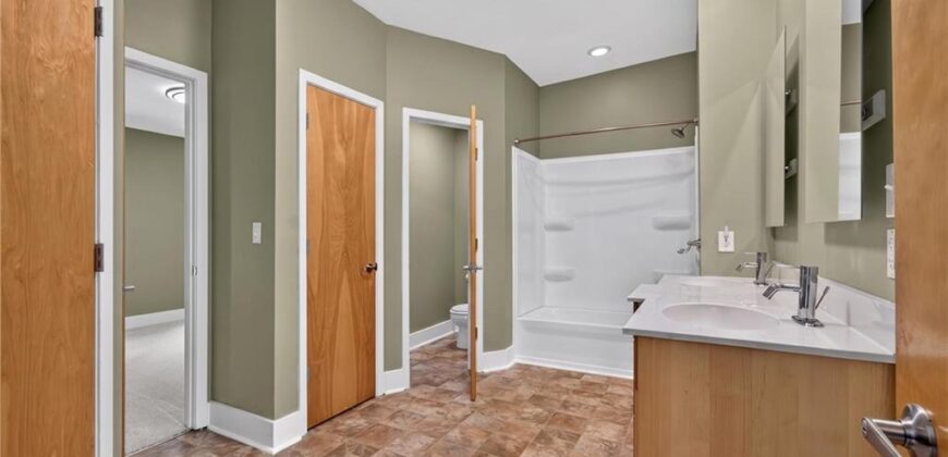 1701 NE Cookingham Drive, Kansas City, MO 64155