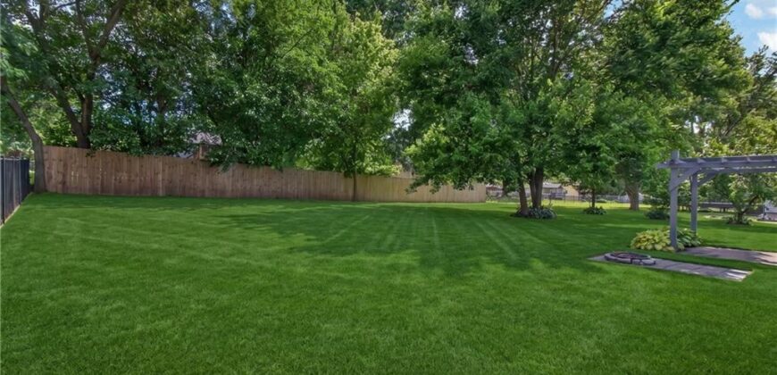 1701 NE Cookingham Drive, Kansas City, MO 64155