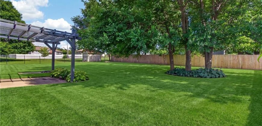 1701 NE Cookingham Drive, Kansas City, MO 64155