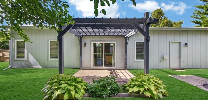 1701 NE Cookingham Drive, Kansas City, MO 64155