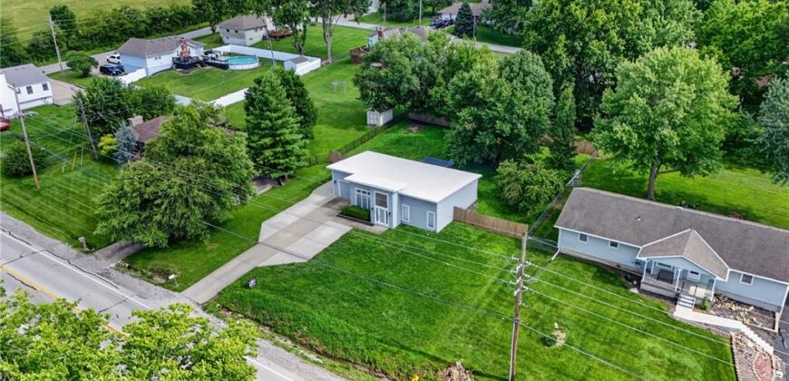 1701 NE Cookingham Drive, Kansas City, MO 64155