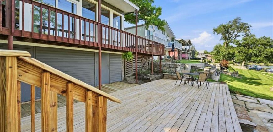 859 NW South Shore Drive, Kansas City, MO 64151