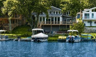 859 NW South Shore Drive, Kansas City, MO 64151
