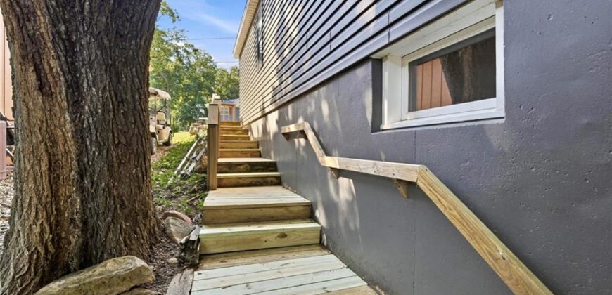 859 NW South Shore Drive, Kansas City, MO 64151