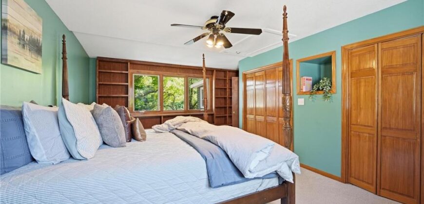 859 NW South Shore Drive, Kansas City, MO 64151