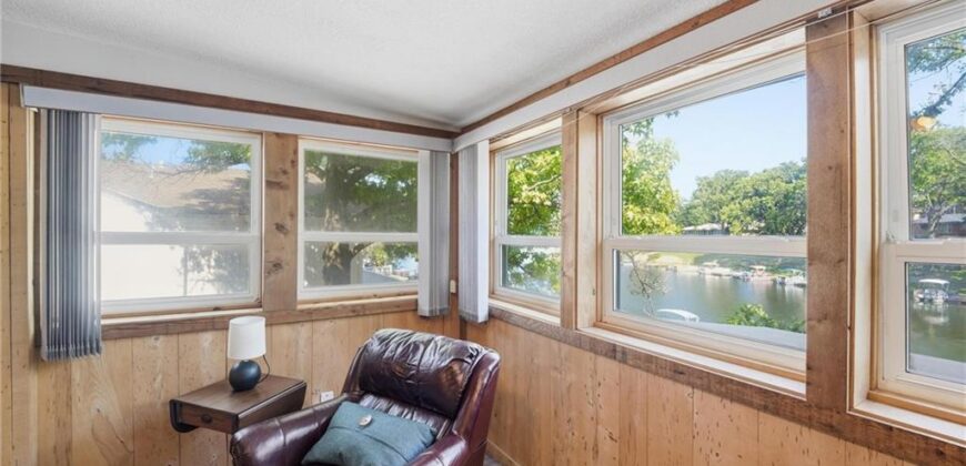 859 NW South Shore Drive, Kansas City, MO 64151