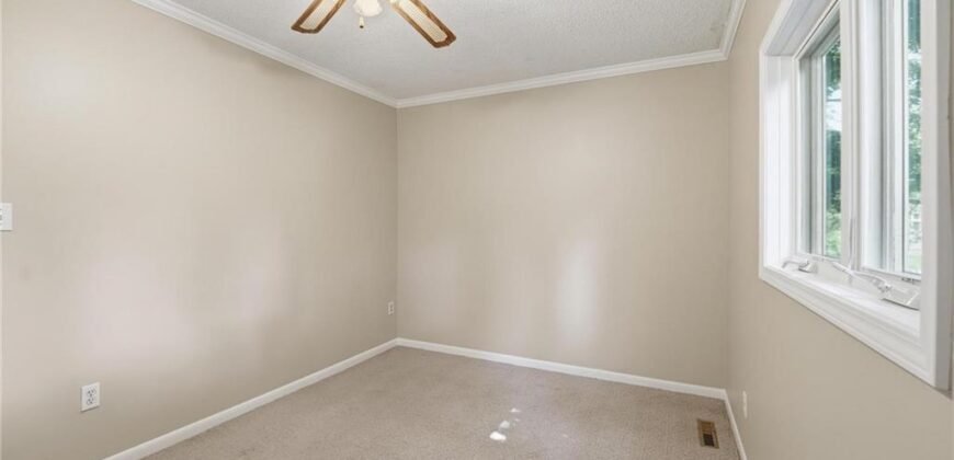 859 NW South Shore Drive, Kansas City, MO 64151