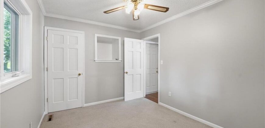 859 NW South Shore Drive, Kansas City, MO 64151