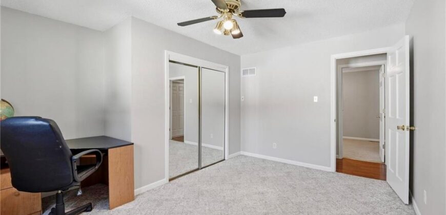 859 NW South Shore Drive, Kansas City, MO 64151