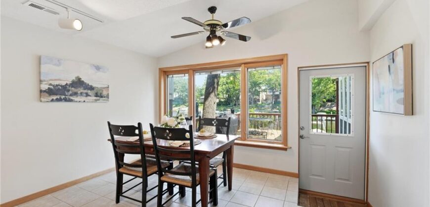 859 NW South Shore Drive, Kansas City, MO 64151
