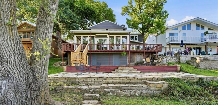 859 NW South Shore Drive, Kansas City, MO 64151