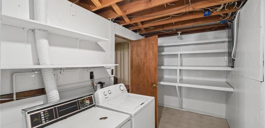 859 NW South Shore Drive, Kansas City, MO 64151