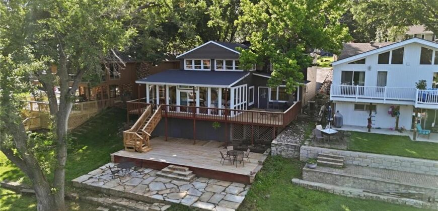859 NW South Shore Drive, Kansas City, MO 64151