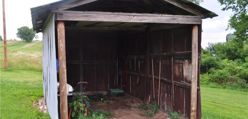 33135 Iatan Road, Weston, MO 64098