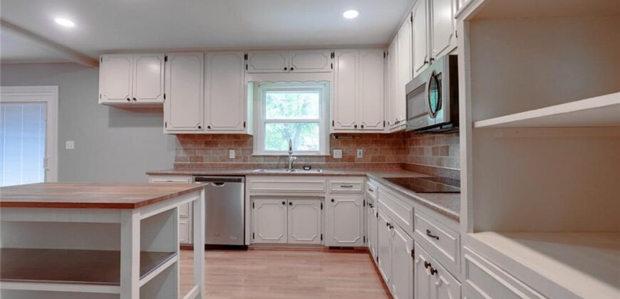 1400 NANCY Lane, Liberty, MO 64068