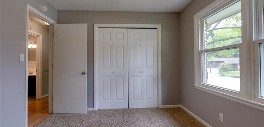 1400 NANCY Lane, Liberty, MO 64068