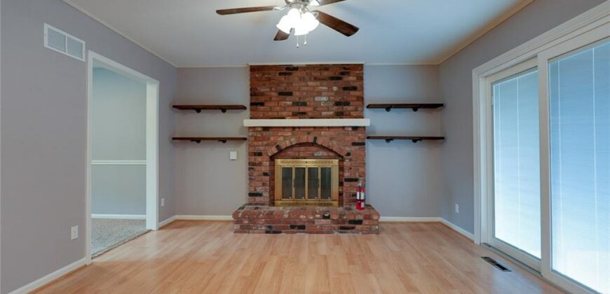 1400 NANCY Lane, Liberty, MO 64068