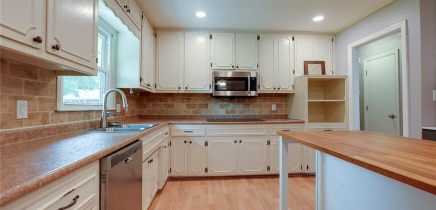 1400 NANCY Lane, Liberty, MO 64068