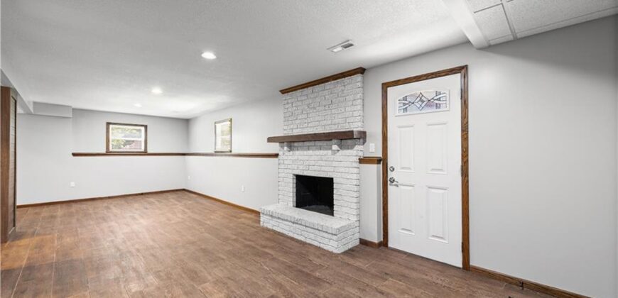 7606 NW 69th Terrace, Kansas City, MO 64152