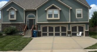 1913 White Tail Lane, Liberty, MO 64068
