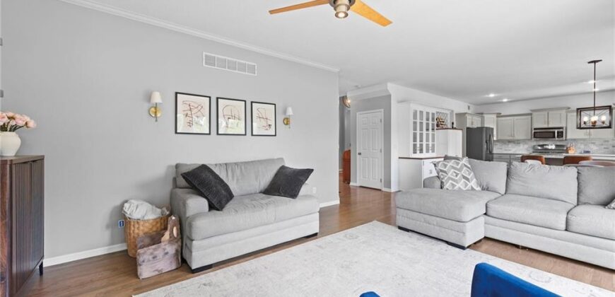 6725 N Nevada Avenue, Parkville, MO 64152