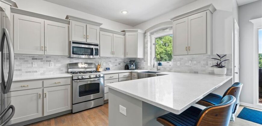 6725 N Nevada Avenue, Parkville, MO 64152