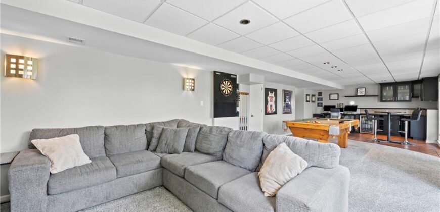 6725 N Nevada Avenue, Parkville, MO 64152