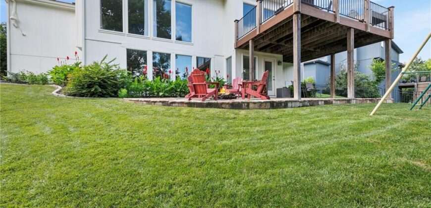 6725 N Nevada Avenue, Parkville, MO 64152
