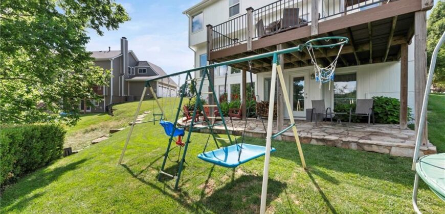 6725 N Nevada Avenue, Parkville, MO 64152
