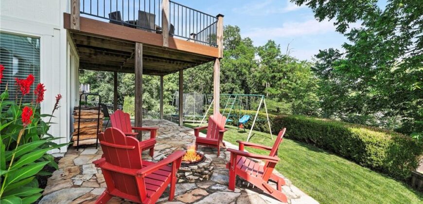 6725 N Nevada Avenue, Parkville, MO 64152
