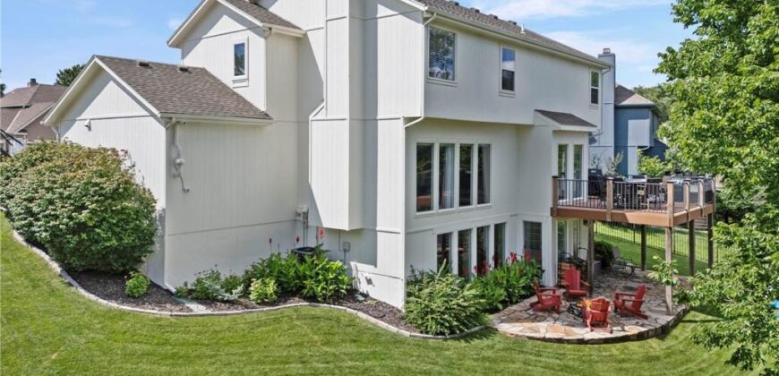 6725 N Nevada Avenue, Parkville, MO 64152