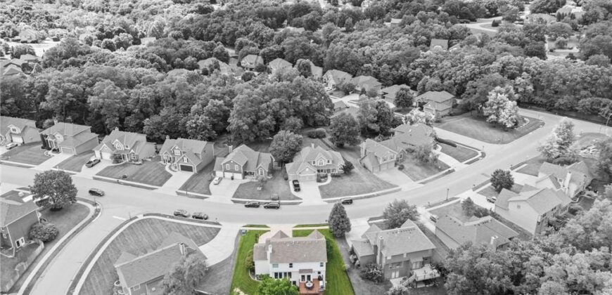 6725 N Nevada Avenue, Parkville, MO 64152