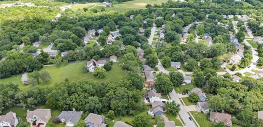 6725 N Nevada Avenue, Parkville, MO 64152