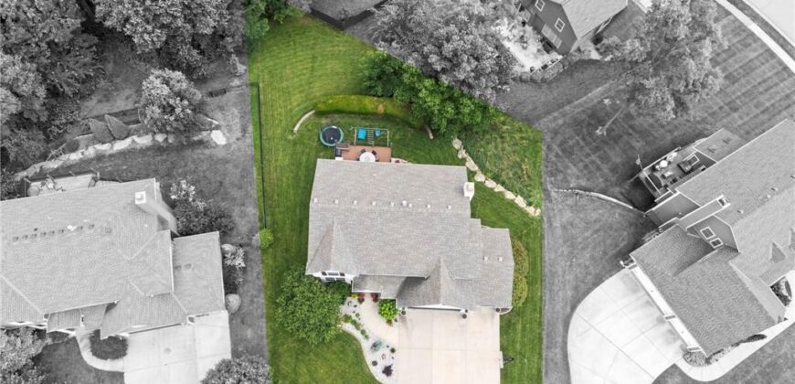 6725 N Nevada Avenue, Parkville, MO 64152