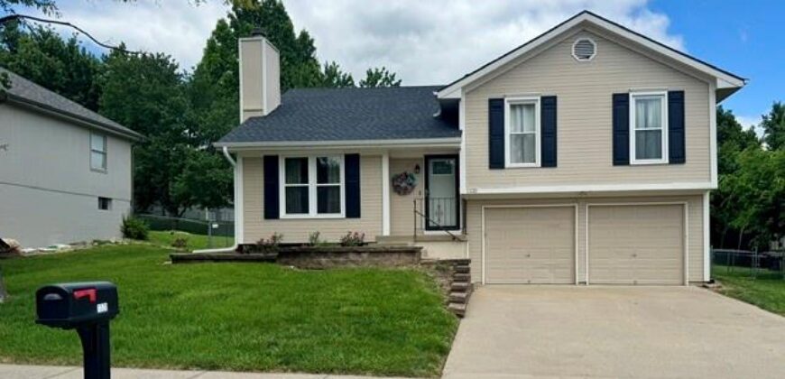 1320 Andrea Drive, Liberty, MO 64068
