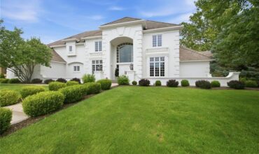 6517 Ridge Road, Parkville, MO 64152