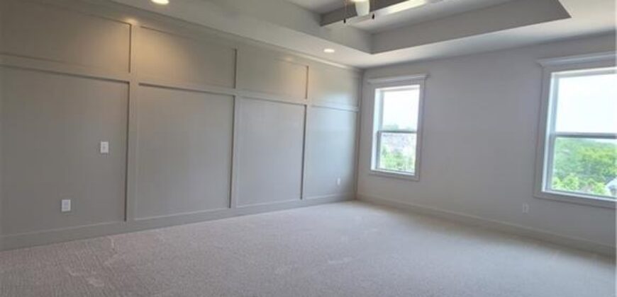 9006 N Poplar Avenue, Kansas City, MO 64156