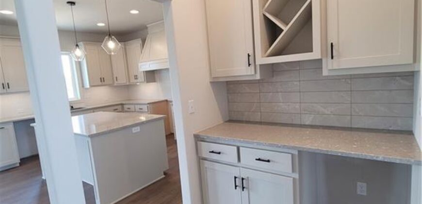 9006 N Poplar Avenue, Kansas City, MO 64156