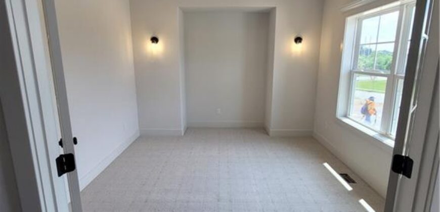 9006 N Poplar Avenue, Kansas City, MO 64156