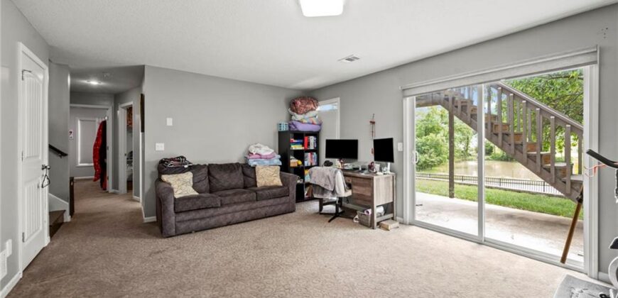 8401 N Wayland Avenue, Kansas City, MO 64153