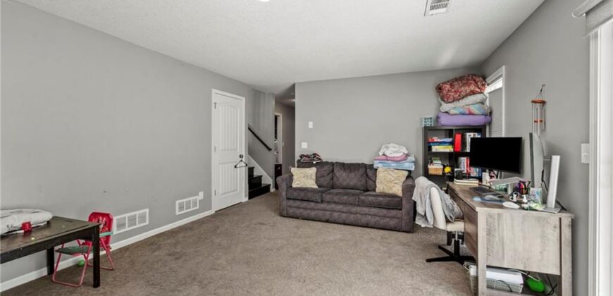 8401 N Wayland Avenue, Kansas City, MO 64153