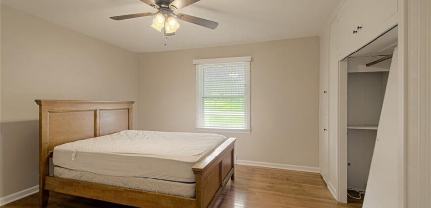2418 NE PURSELL Road, Gladstone, MO 64118