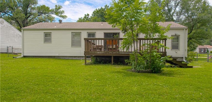2418 NE PURSELL Road, Gladstone, MO 64118